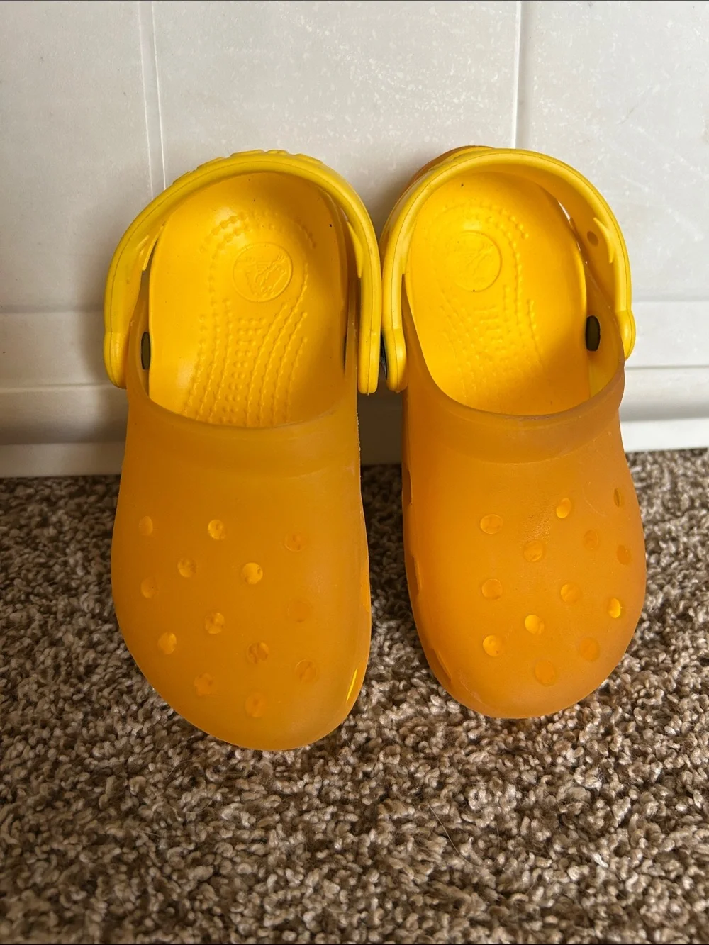 Kids Crocs Classic Clog- Translucent Pink /  Yellow- size C10-11 (Little Kid)